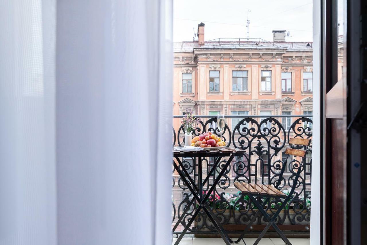 Aston Hotel São Petersburgo Exterior foto